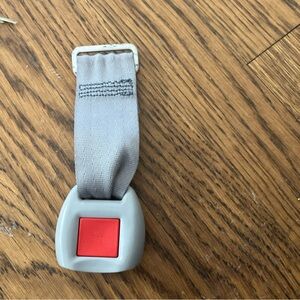 Uppababy Mesa Car Seat Lower Lap Leg Buckle Gray Replacement #1017-MSA-JKE